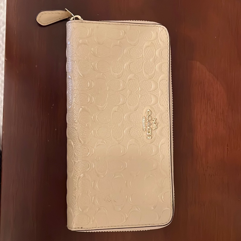 Coach patent leather accordion zip wallet. Like new condition.